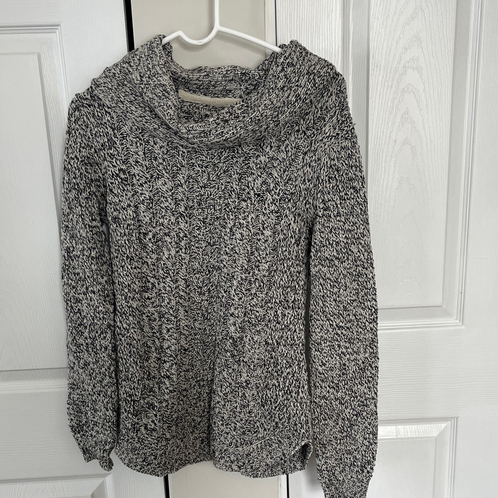 RD Style Black and White Cowl Neck Sweater